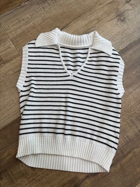 Striped V-Neck Collared Sweater Vest in White and Black